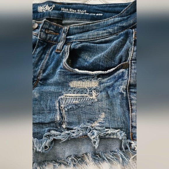 πMossimo Women's Dark Blue Distressed Ripped Denim Jean Shortsπ - Picture 2 of 7